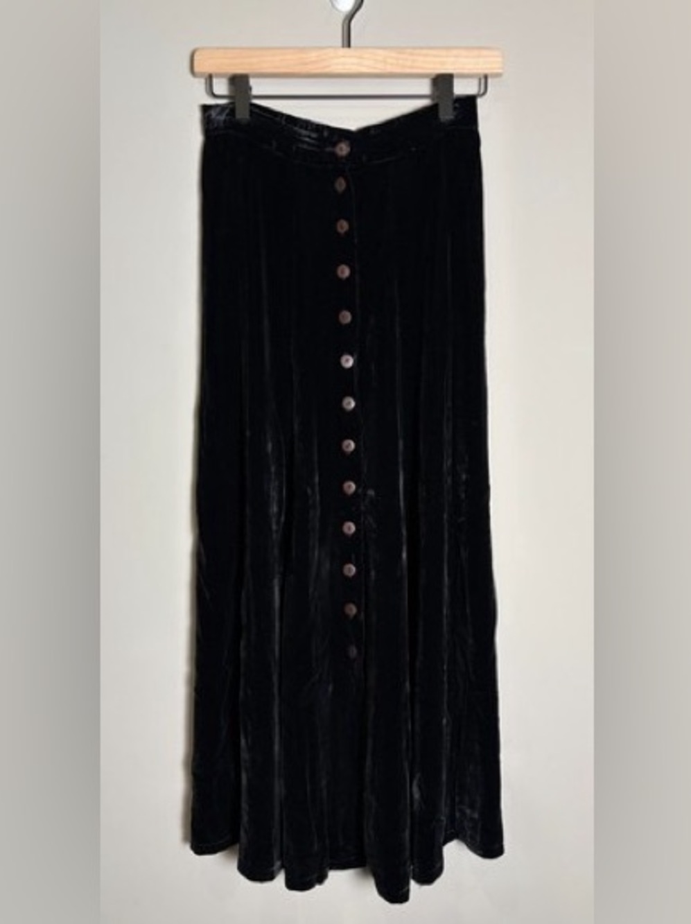 moving sale 💕 - vintage black whimsigoth velvet maxi skirt with buttons size 4